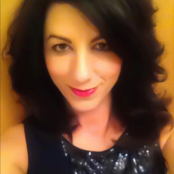 Meet your Posher, Kristy - Picture 2 of 2